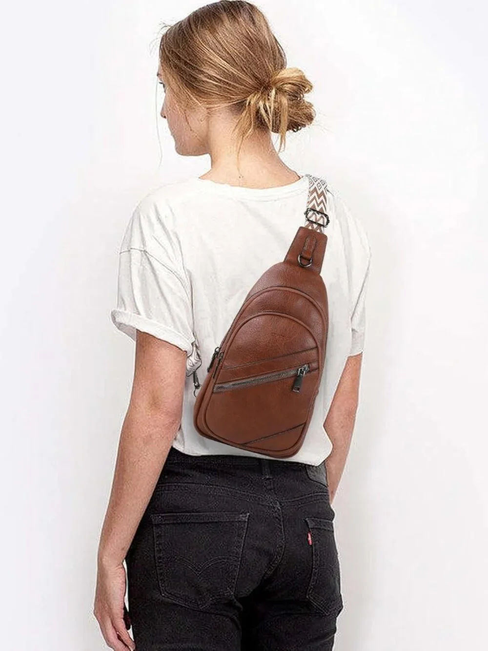 Brown Leather Sling Bag Crossbody Bag, NIB - Picture 1 of 7